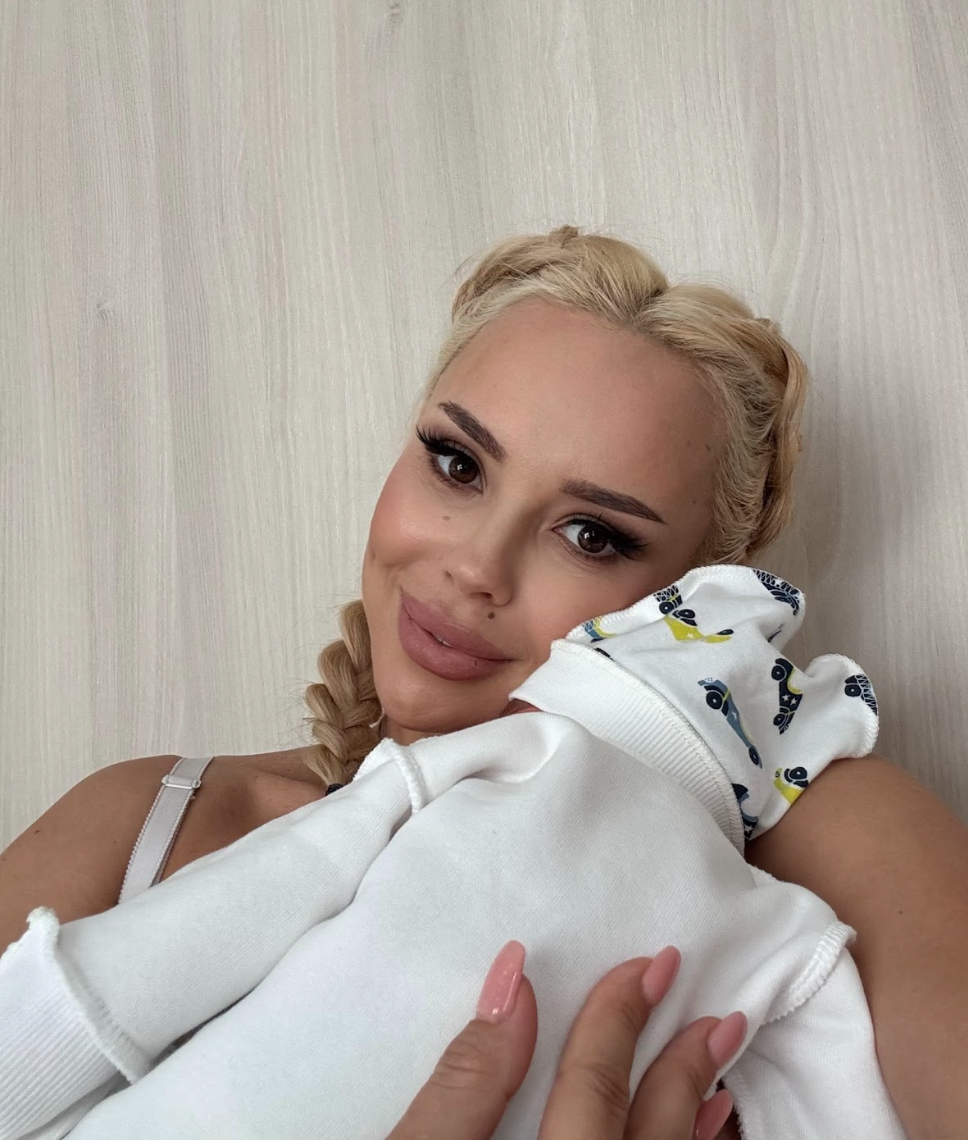 СолоХа втретє стала мамою: співачка народила сина!