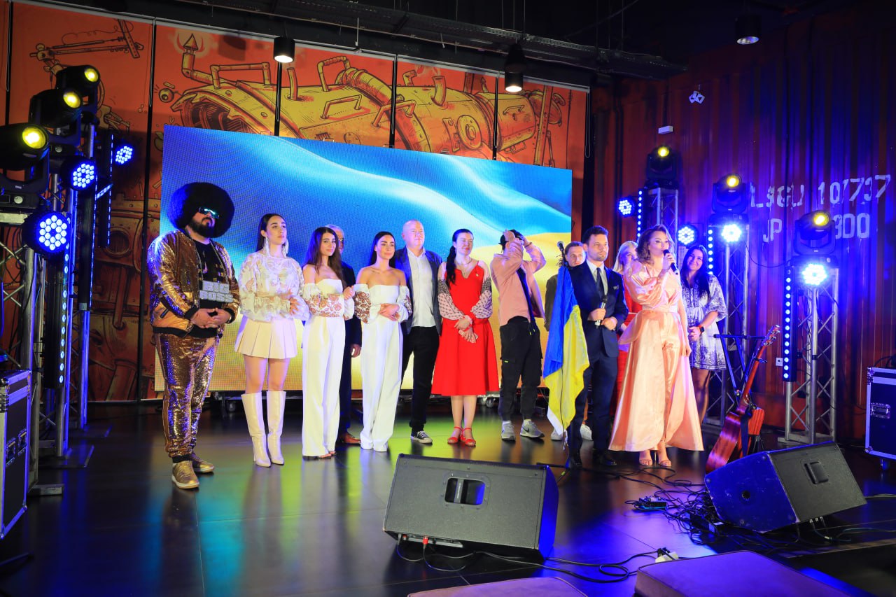 21 квітня в місті Варшава відбувся український благодійний концерт аукціон на підтримку переселенців з тимчасово окупованих територій та з територій, де проходять військові дії.