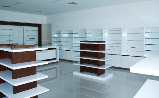 Поличкові стелажі: переваги та недоліки