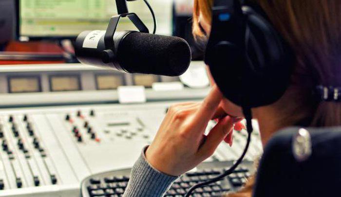 Радіоведучий - як ним стати і як виглядає робота?